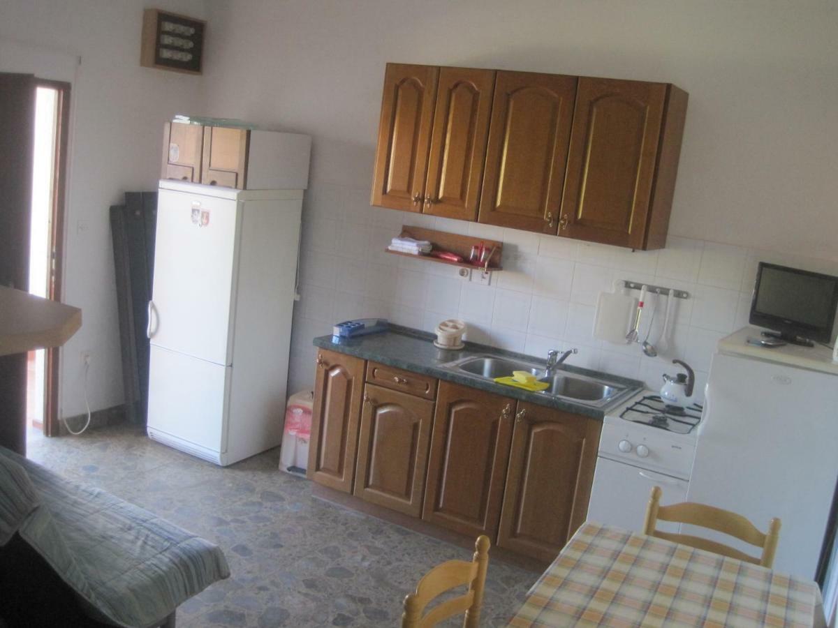 Apartments Ivan Perkov Tomas Bilo Primošten Exterior foto